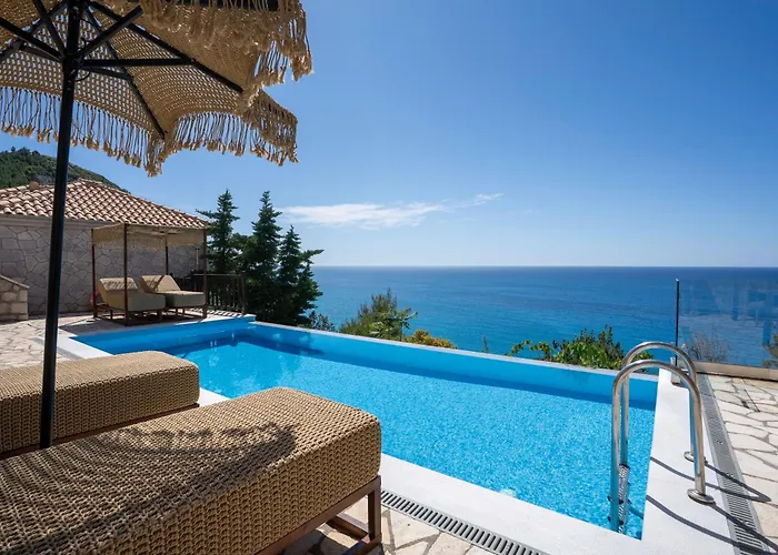 Milos Paradise Luxury Agios Nikitas